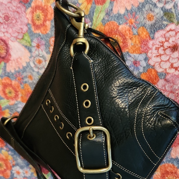 Coach Chelsea - Picture 6 of 15